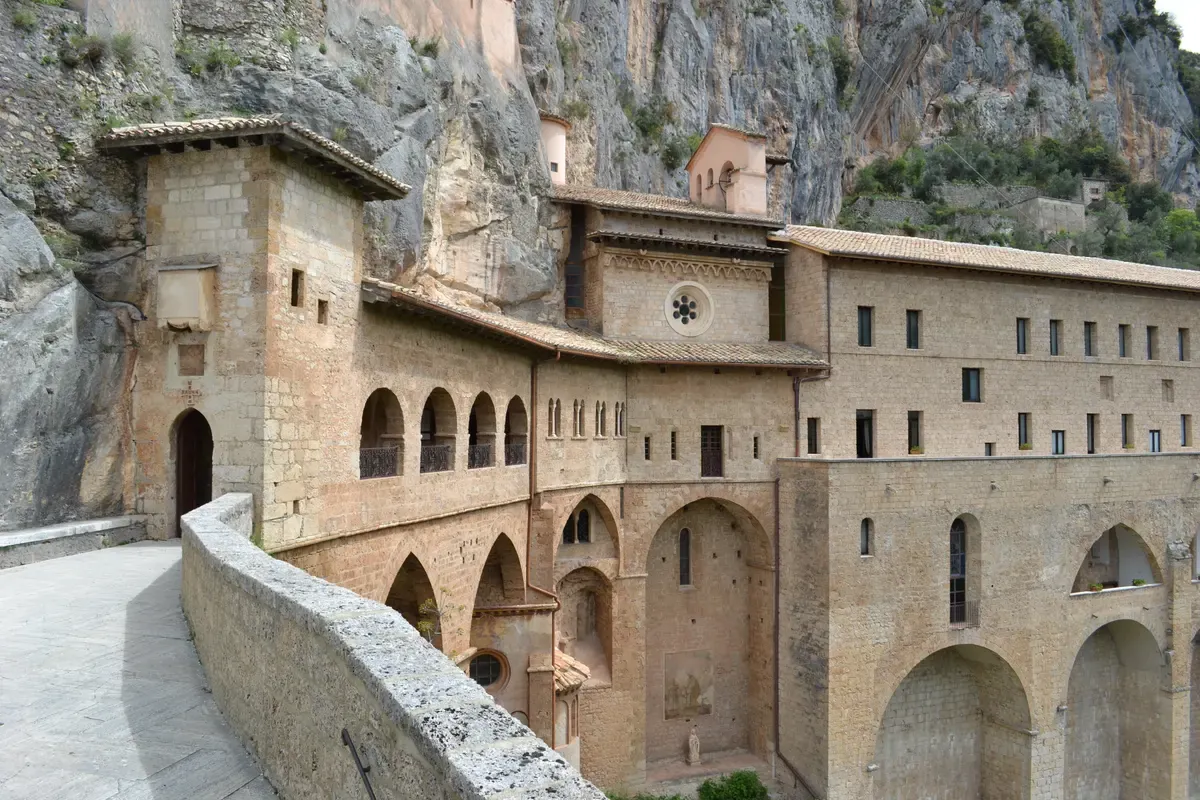 The Sacro Speco monastery built into the cliff at Subiaco, a second day after a Tivoli day trip from Rome
