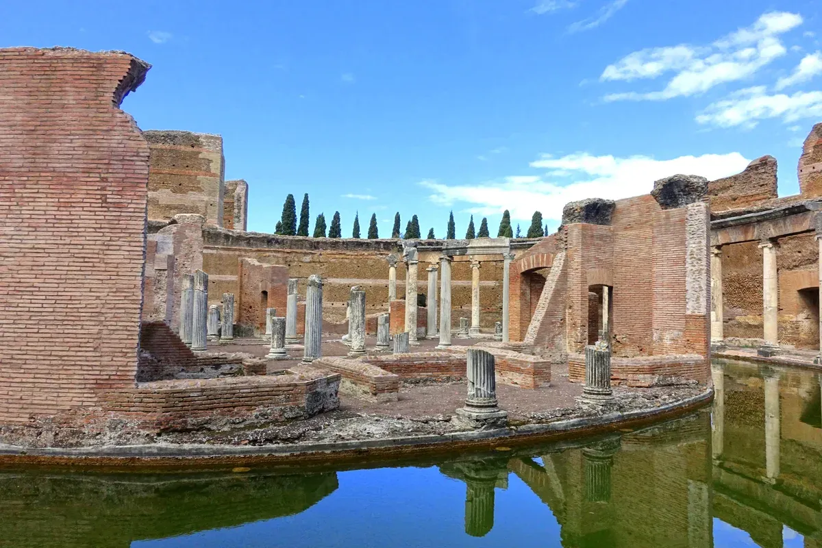 The ring-shaped Maritime Theatre with its moat at Hadrian's Villa on a Tivoli tour from Rome