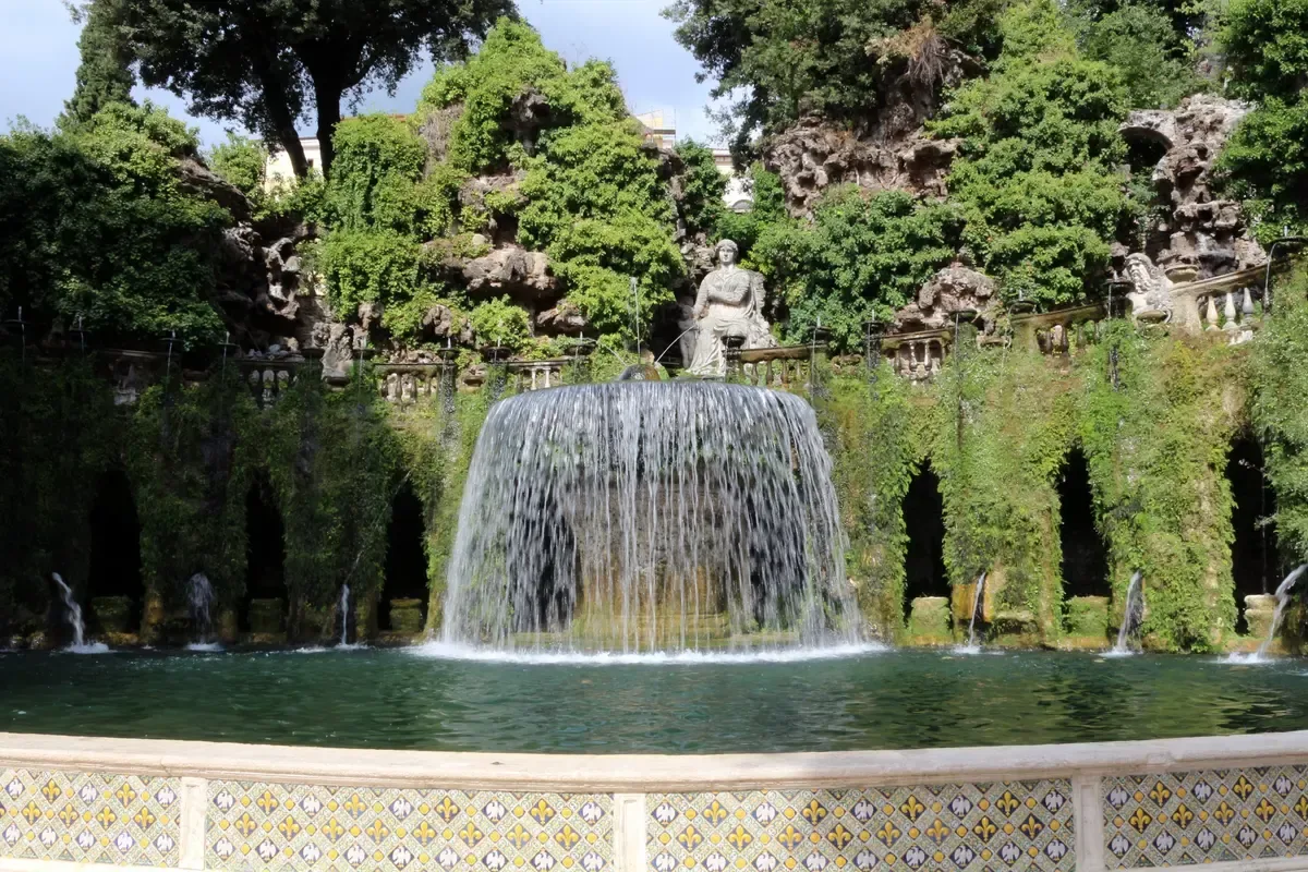 The Oval Fountain at Villa d'Este, the second villa on most Tivoli tours from Rome